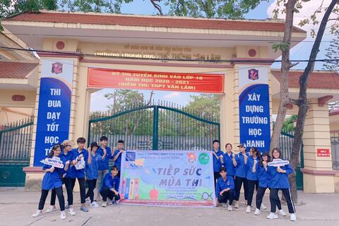 Chiến dịch Hạ cháy - Tiếp sức mùa thi của câu lạc bộ Sách và Hành động trường THPT Văn Lâm