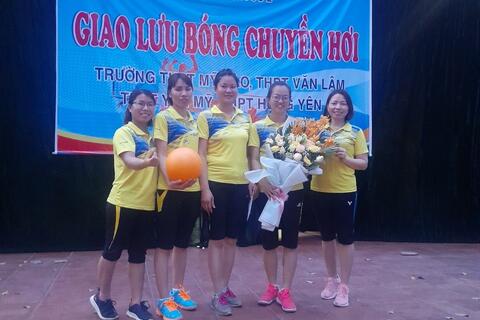 NHỮNG CÔ GÁI VÀNG THỂ THAO CỦA TRƯỜNG THPT VĂN LÂM