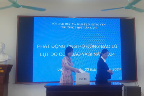 GIÁO VIÊN VÀ HỌC SINH TRƯỜNG THPT VĂN LÂM ỦNG HỘ ĐỒNG BÀO MIỀN BẮC BỊ ẢNH HƯỞNG BỞI CƠN BÃO SỐ 3 - YAGI