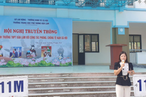 HỘI NGHỊ TRUYỀN THÔNG VỀ PHÒNG, CHỐNG TỆ NẠN XÃ HỘI TẠI TRƯỜNG THPT VĂN LÂM