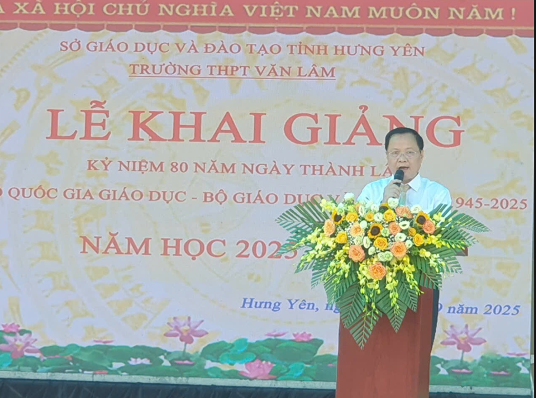 <a href='https://c3vanlam.hungyen.edu.vn/tin-tuc/le-khai-giang-nam-hoc-2025-2026-tai-truong-thpt-van-lam.html'>LỄ KHAI GIẢNG NĂM HỌC 2025 – 2026 TẠI TRƯỜNG THPT VĂN LÂM</a>